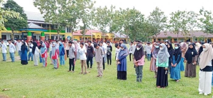 Jelang Pembelajaran Tatap Muka Siswa-Siswi MAN 1 TEBO  Antusias Mengikuti Vaksinasi Covid-19