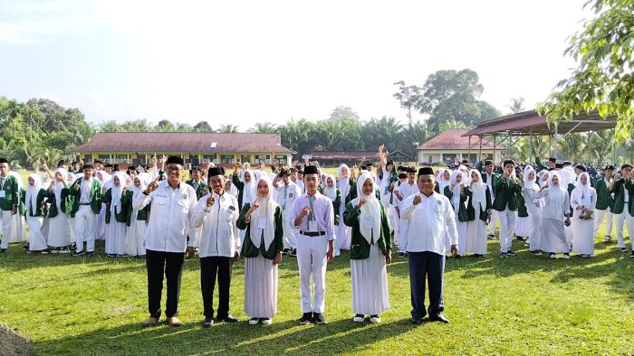Semangat Pagi MAN 1 Tebo Gelar Pembukaan Ujian SUMATIF Akhir Semester, Dorong Siswa Semangat dan Fokus.