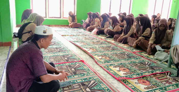 Khitmat dan Penuh Pesan: MAN 1 Tebo Laksanakan Yasin, dan Doa Bersama Jumat Pagi.
