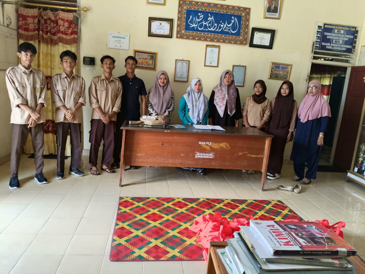 Penyerahan bantuan anak Yatim MAN 1 TEBO