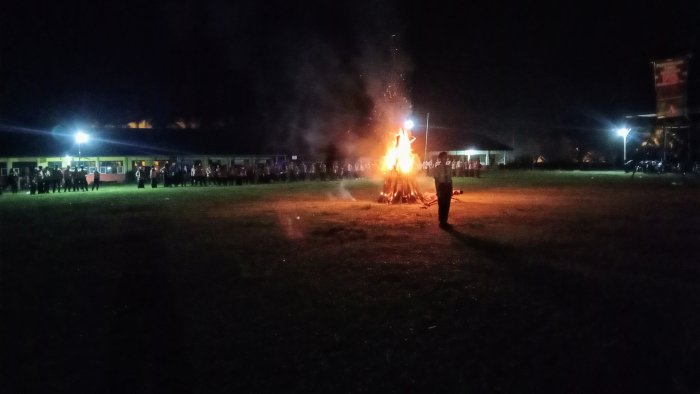 Semarak Malam Api Unggun: Pentas Seni dan Api Unggun Hangatkan Kegiatan PTA MAN 1 Tebo