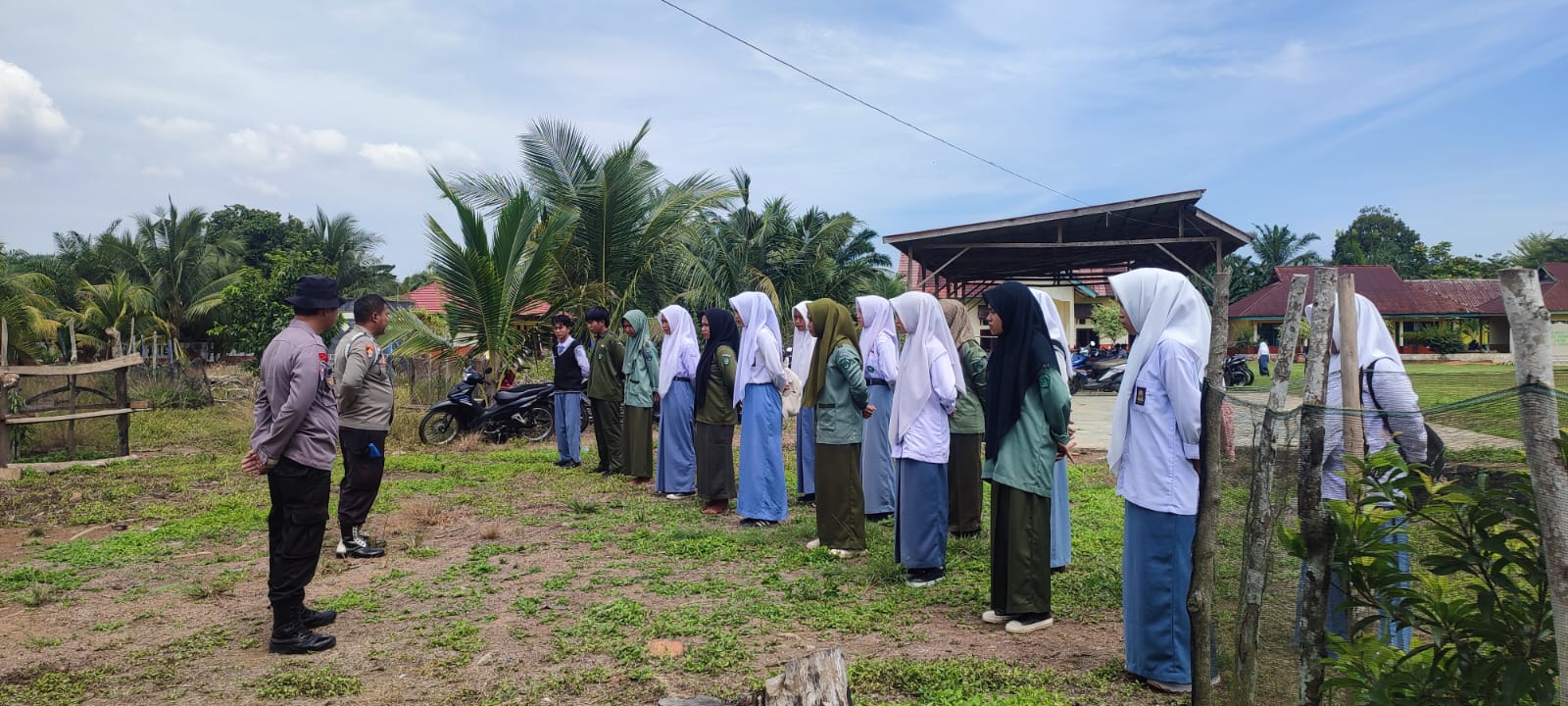 Pembinaan Anggota Pramuka MAN 1 TEBO Oleh Pihak Kepolisian