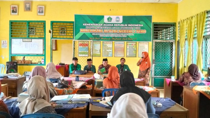 Penuh Kekeluargaan, MAN 1 Tebo Gelar Acara Perpisahan Mahasiswa PPL