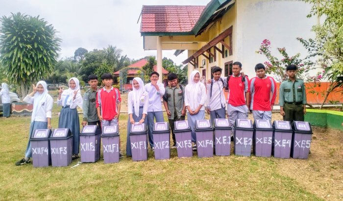 Dukungan Nyata MAN 1 Tebo Untuk Kebersihan: Tong Sampah Baru Disediakan Untuk Setiap Kelas dan Lingkungan