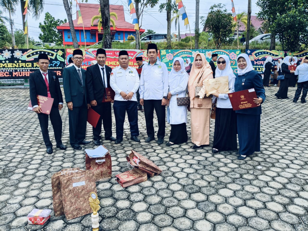 Bertaburan Hadiah Lomba HAB Kabupaten Tebo