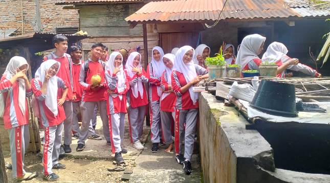 Belajar Budidaya Lele Langsung dari Masyarakat: Siswa MAN 1 Tebo Tunjukan Semangat Kewirausahaan