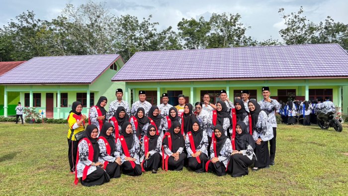 Perwakilan Guru MAN 1 Tebo Raih Juara ll Lomba Paduan Suara Tingkat Kabupaten Tebo.